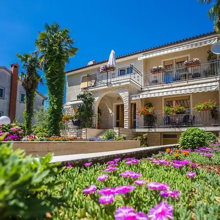 Apartment Garden View In For 2 - 3 Persons *